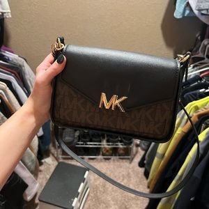 Like new Michael Kors Crossbody